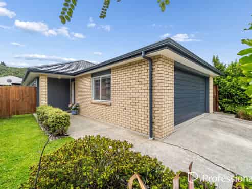 98 Farmer Crescent, Taita