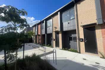 33 Parkwood Avenue, Corstorphine