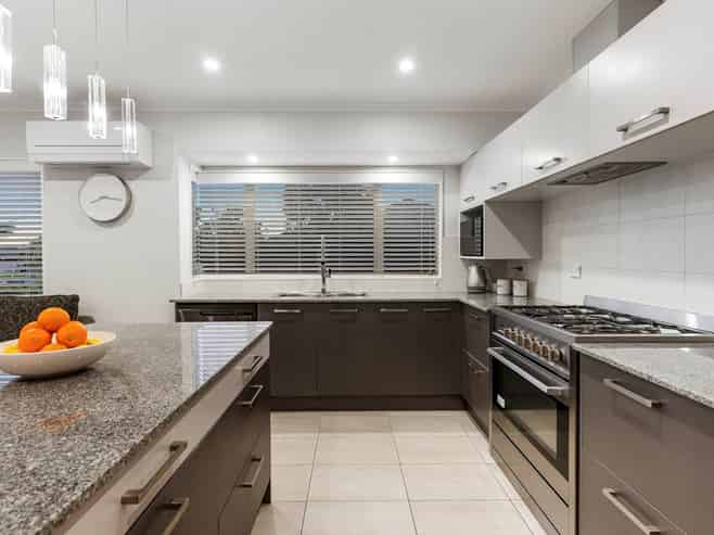 4 Rivoli Place, Karaka