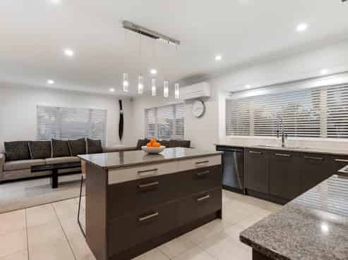 4 Rivoli Place, Karaka