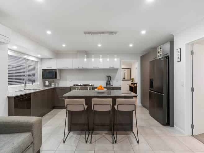 4 Rivoli Place, Karaka