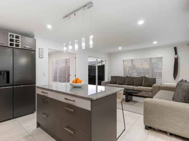 4 Rivoli Place, Karaka