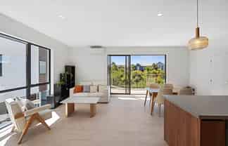 87 Joshua Carder Drive, Hobsonville