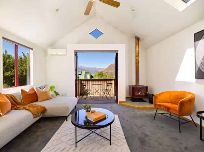 22B Evergreen Place, SUNSHINE BAY