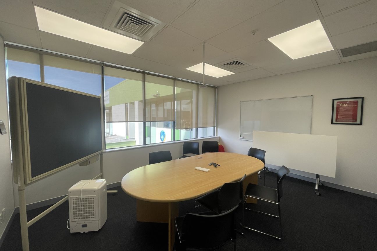 Quality fitted office space - Vaade 5