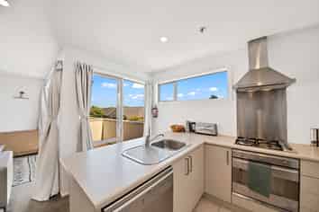 2/9 Cameron Street, Sydenham
