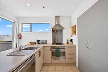 2/9 Cameron Street, Sydenham