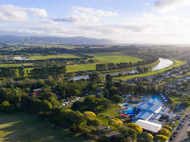 9 Ranara Court, West End