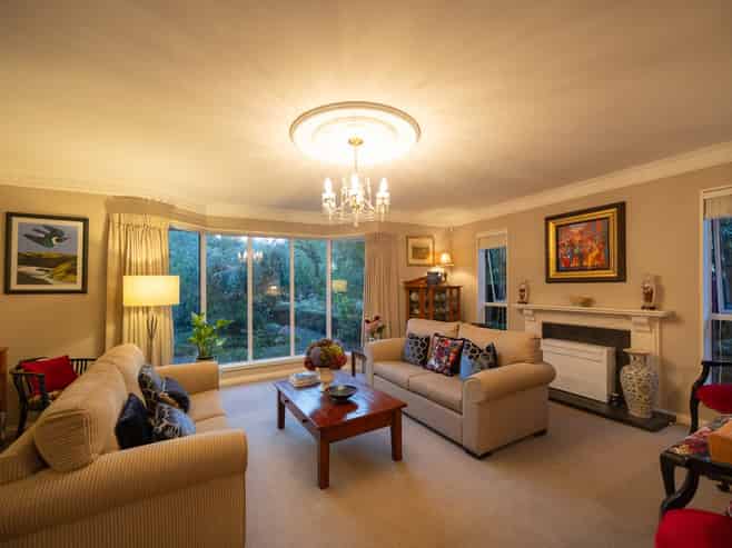 9 Ranara Court, West End