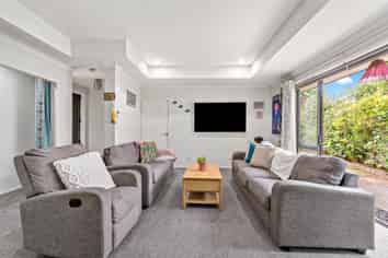 14A Sutton Crescent, Papakura