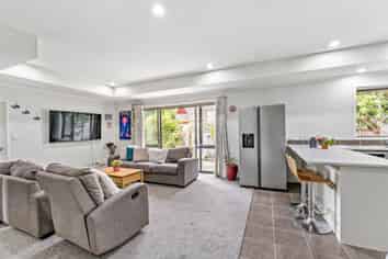 14A Sutton Crescent, Papakura