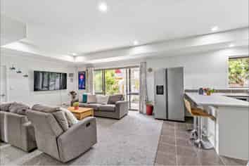 14A Sutton Crescent, Papakura