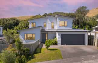 5 Crompton Avenue, Churton Park