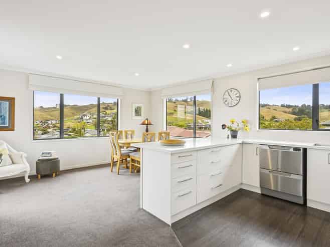 6 Joe Brown Avenue, Mosgiel