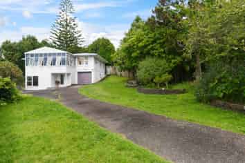 8 Roband Avenue, Glenfield