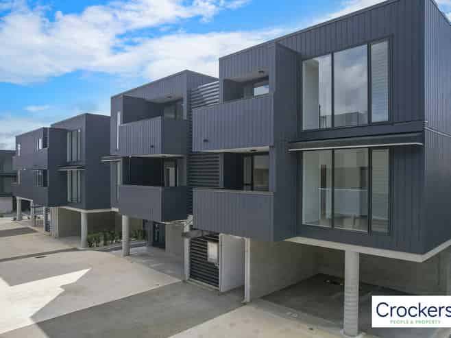 10/5 Treasure Lane, Te Atatu South