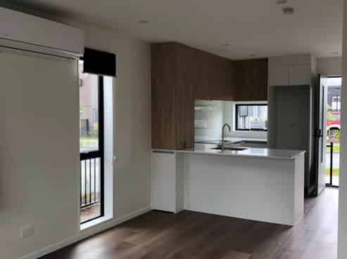 2/478 West Coast Road, Glen Eden