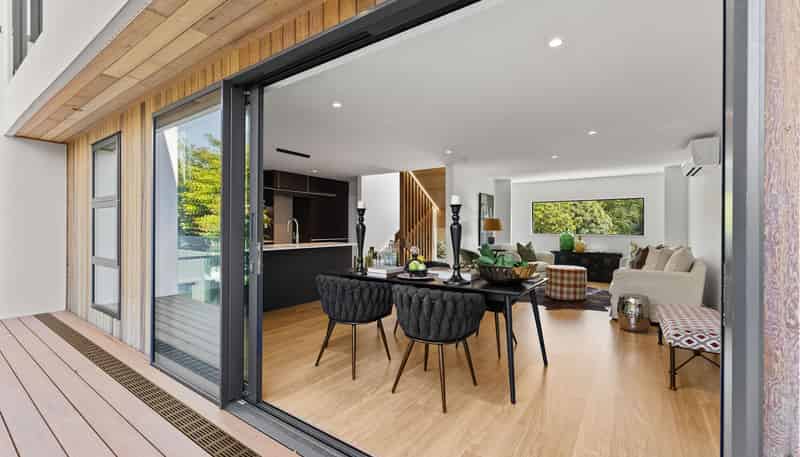 2/11 Carlton Mill Road, Merivale