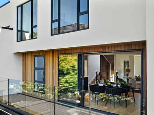 2/11 Carlton Mill Road, Merivale