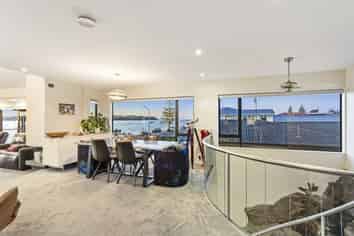 14 The Parade, Bucklands Beach