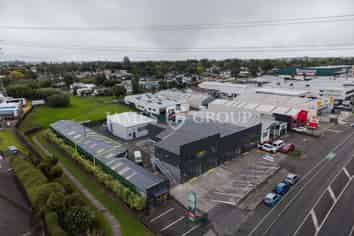 High-Profile Takanini Trade Unit