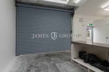 High-Profile Takanini Trade Unit