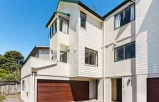 12 Hall Avenue, Newtown