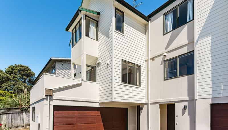 12 Hall Avenue, Newtown