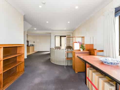 12 Hall Avenue, Newtown