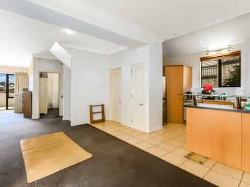 12 Hall Avenue, Newtown