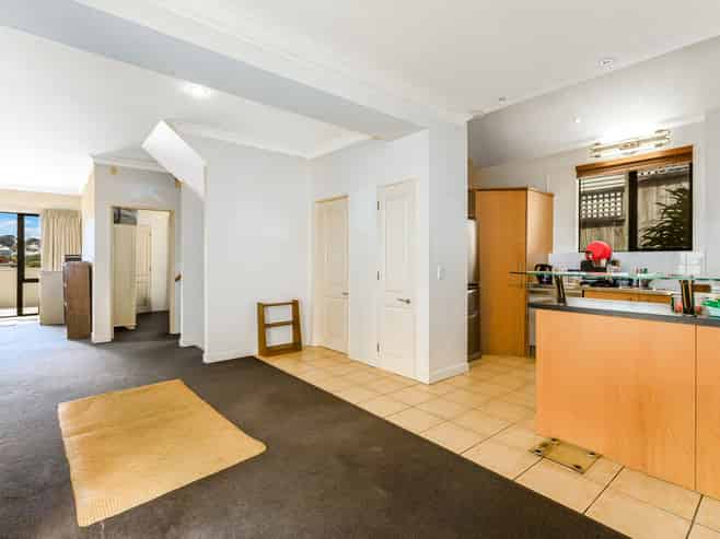 12 Hall Avenue, Newtown