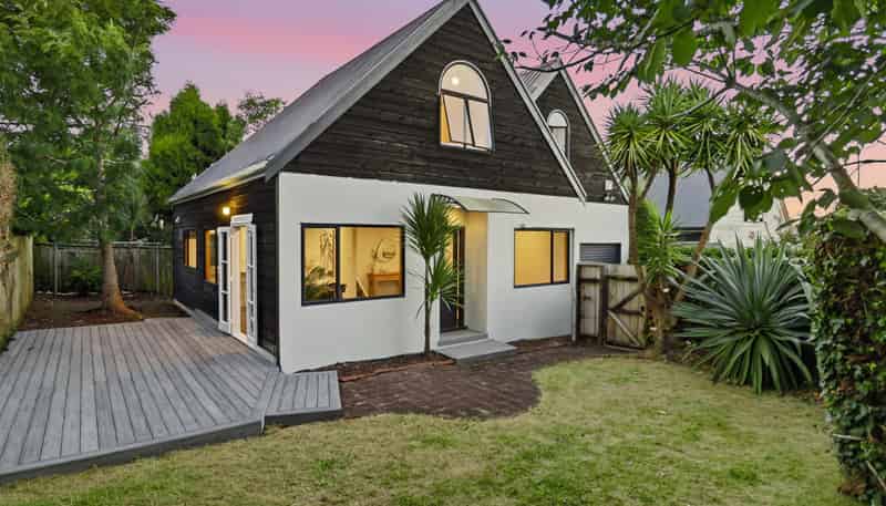 1B Pelham Avenue, Point Chevalier