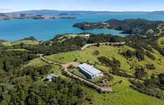99 Cowes Bay Road, Waiheke Island