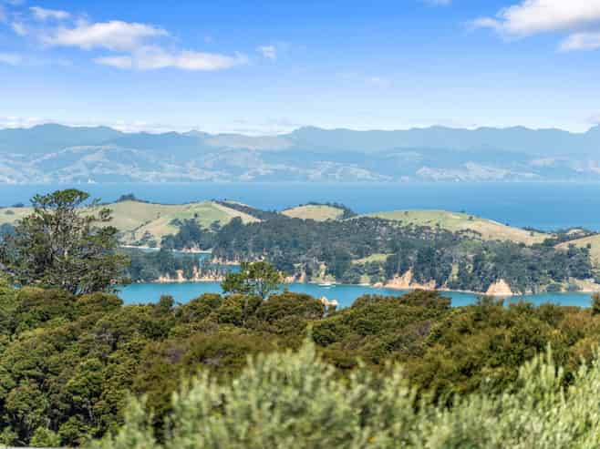 99 Cowes Bay Road, Waiheke Island