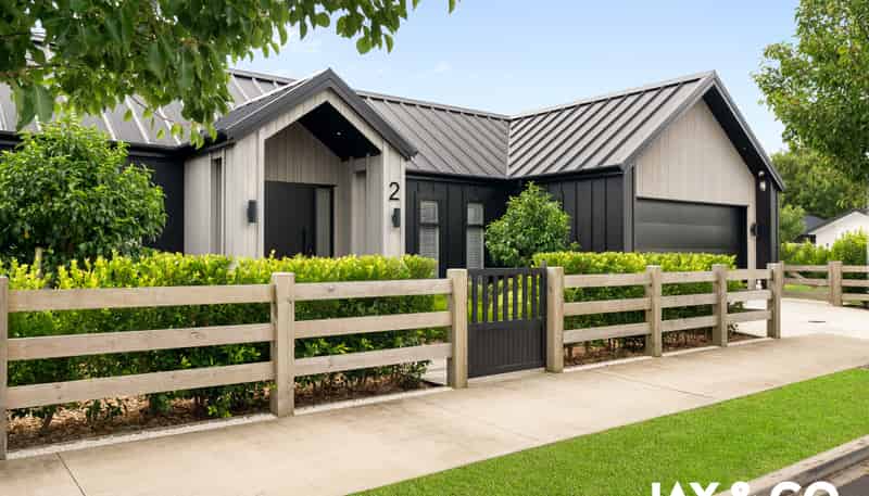 2 Munro Oak Lane, Clevedon