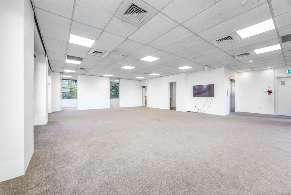 Prime Full-Floor Space with Limitless Opportunity - Widok 3