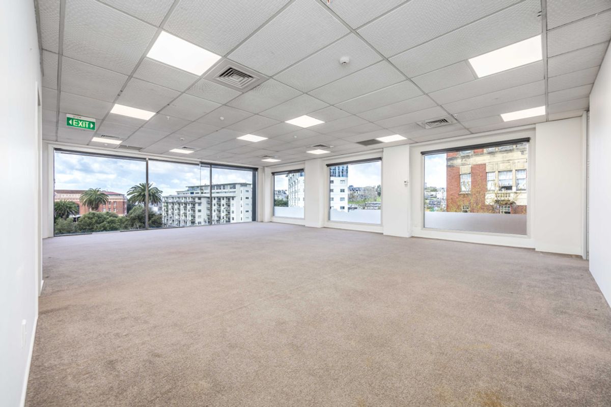 Prime Full-Floor Space with Limitless Opportunity - Widok 4