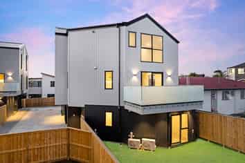 30B Tomintoul Place, Highland Park