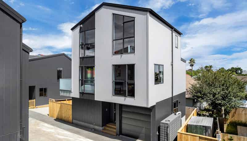 30C Tomintoul Place, Highland Park
