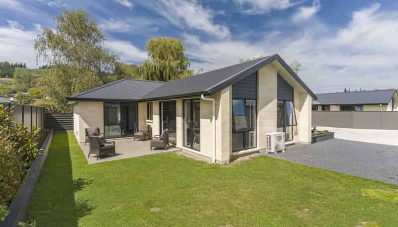 8C Wingatui Road, Mosgiel