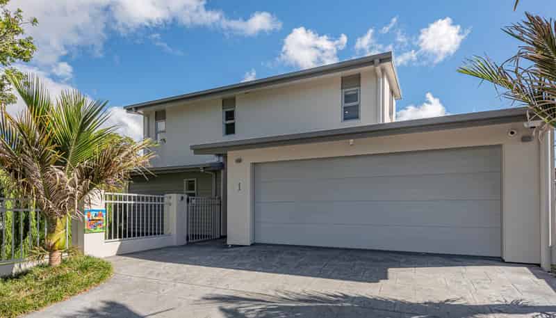 1 Parahaki Street, Regent