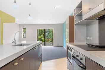 17/21 Hunters Park Drive, Three Kings