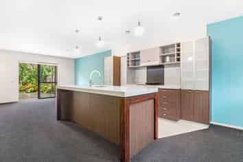 17/21 Hunters Park Drive, Three Kings