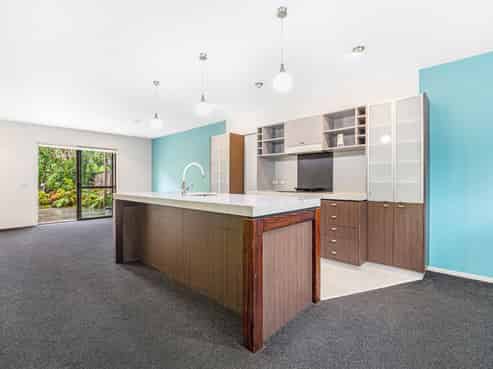 17/21 Hunters Park Drive, Three Kings