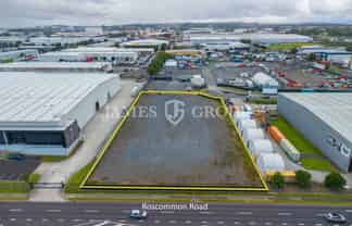 Secure Wiri Yard with Exposure on Roscommon Road