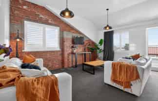 2/38 Bay Street, Petone