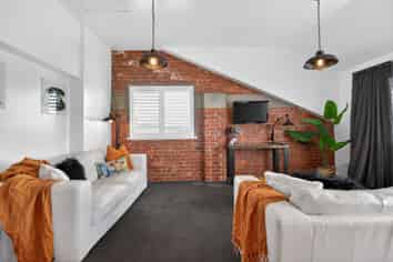 2/38 Bay Street, Petone