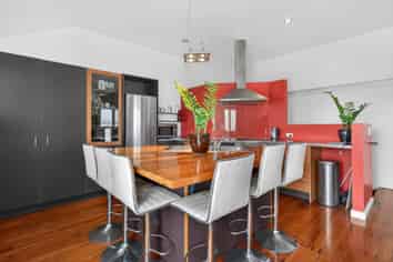 2/38 Bay Street, Petone