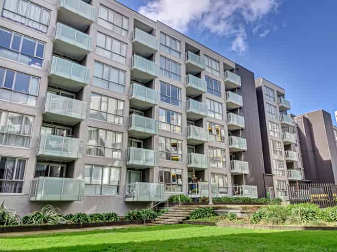 407/3 Rose Garden Lane, Albany