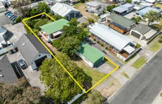 100 Charleston Avenue, Whangamata